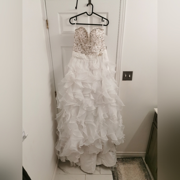 Mori Lee by Madeline Wedding Dress - Picture 2 of 12